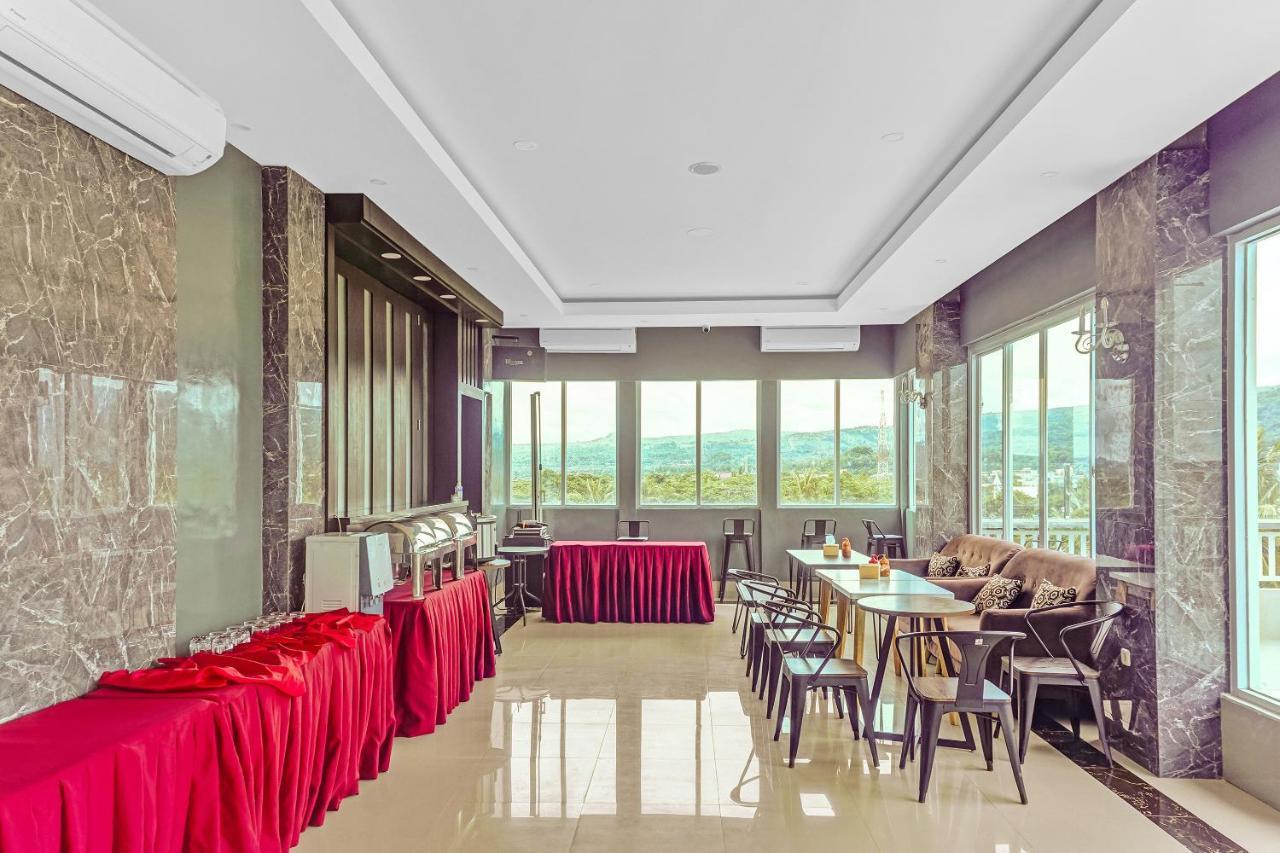 Kirei Hotel Bantaeng Exterior photo
